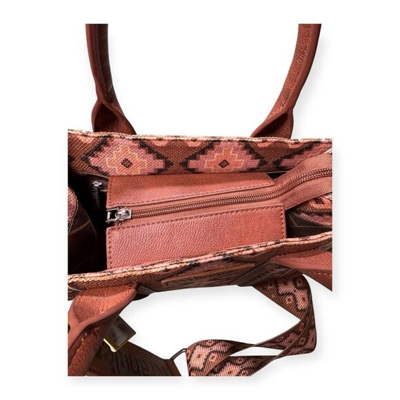 Wrangler Brown Crossbody Bag Boho Western Tote Adjustable Strap BNWT - Picture 4 of 11